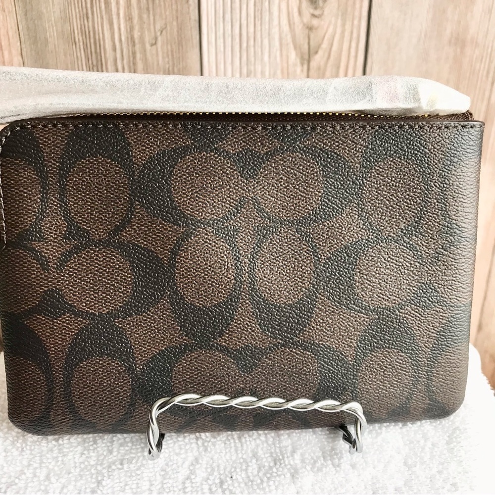 🆕 Coach Corner Zip Wristlet - Picture 4 of 8